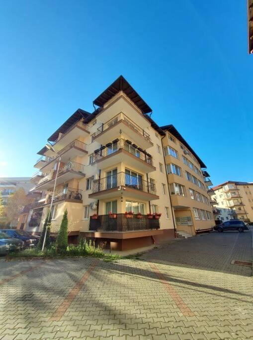 Spacious Flat, With Free Parking & Air Conditioning Floreşti Exteriör bild