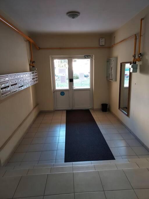 Spacious Flat, With Free Parking & Air Conditioning Floreşti Exteriör bild